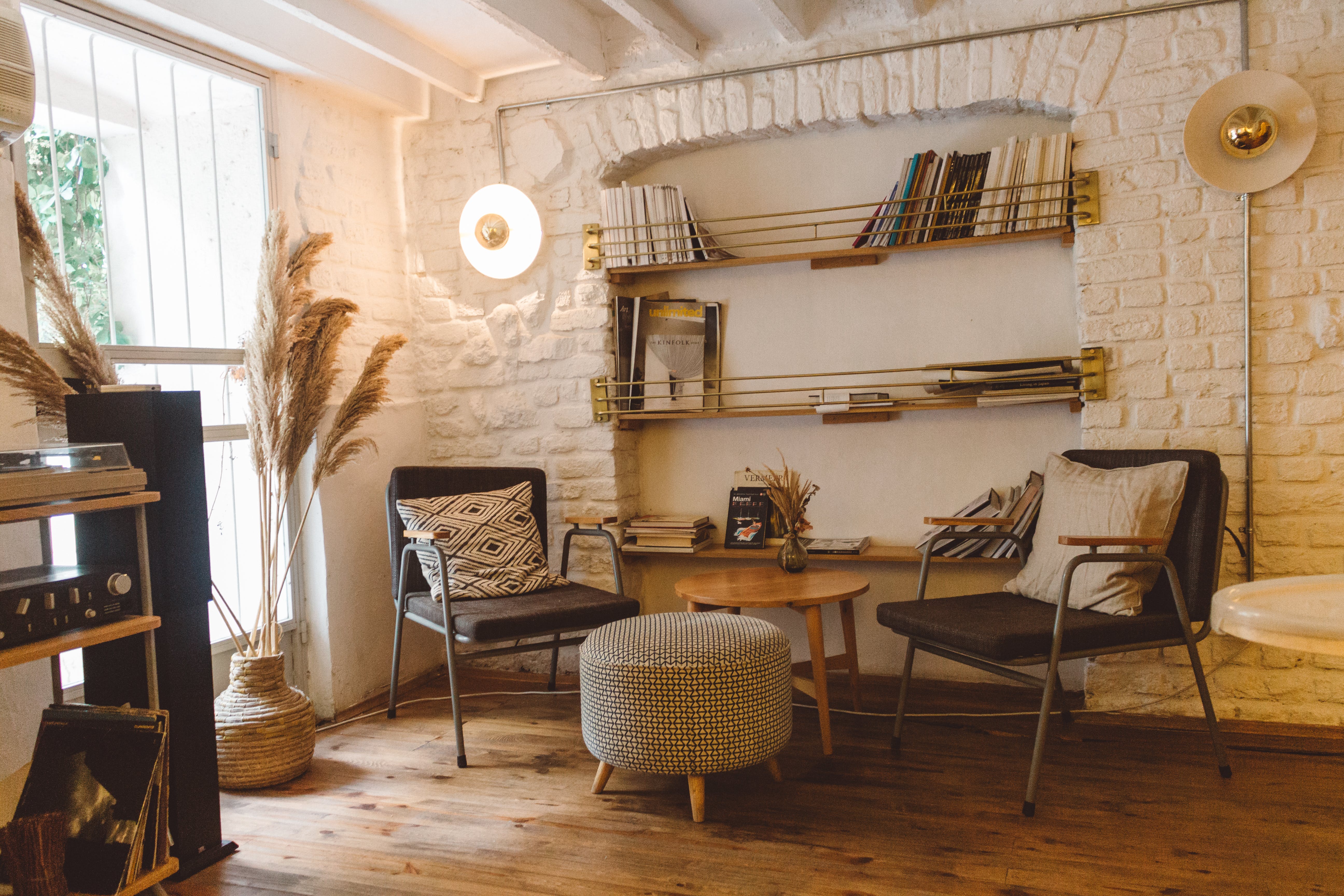 A Guide to Choosing Your Interior Decorating Style: The Timeless Appeal of Rustic Decor - Danner Furniture